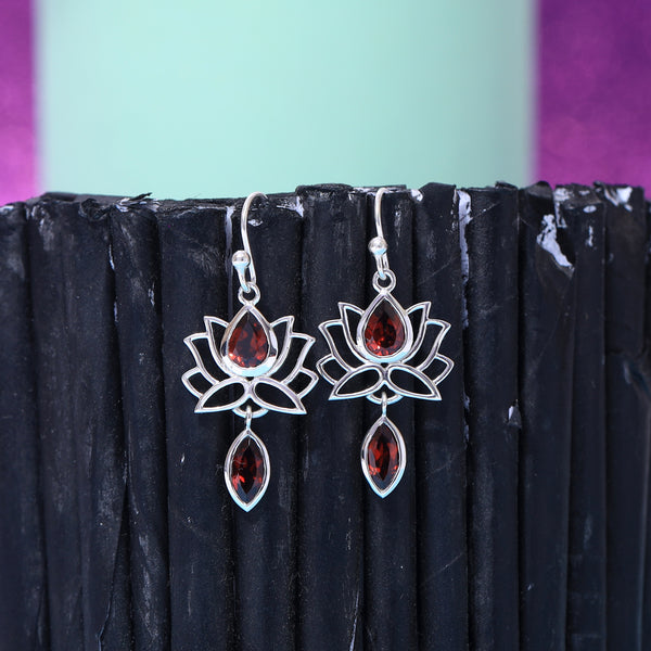Sterling Silver Garnet Earrings SSER151