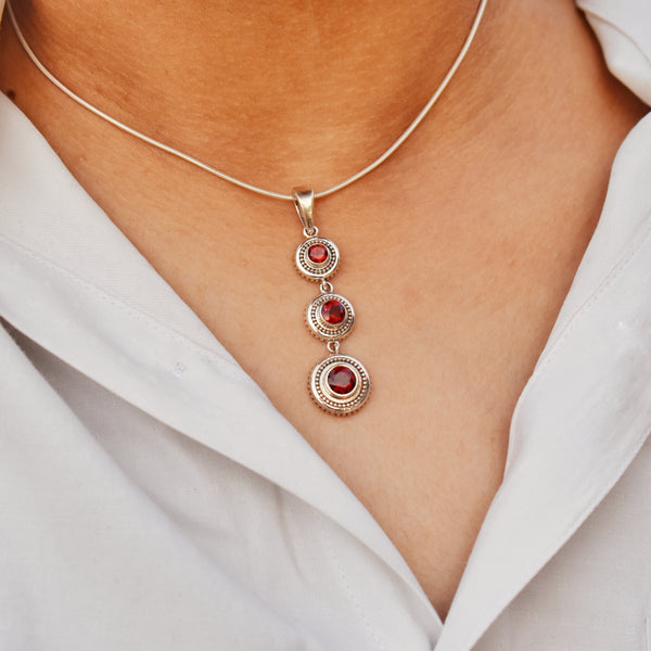 Sterling Silver Garnet Pendant SSP44