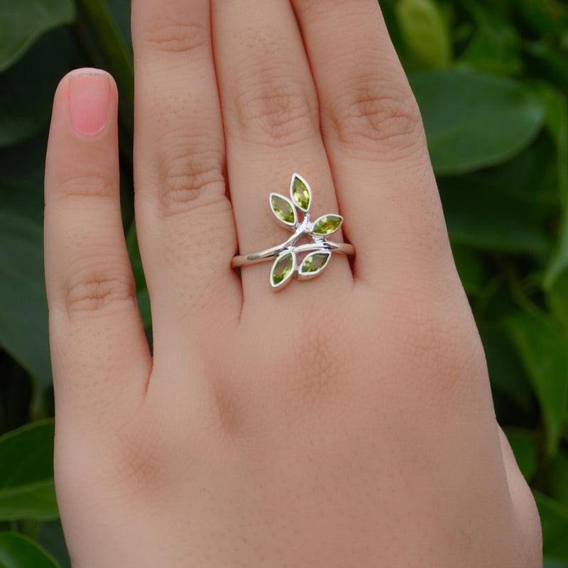 Sterling Silver Peridot Ring SSR317